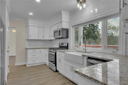 Maverick Real Properties Lake Ave Orchard Park 12