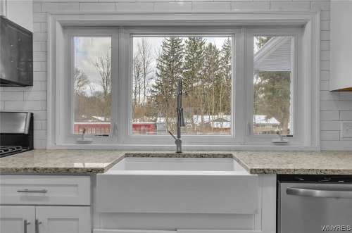 Maverick Real Properties Lake Ave Orchard Park 13