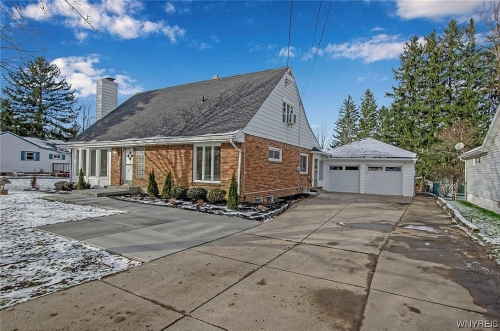 Maverick Real Properties Lake Ave Orchard Park 2